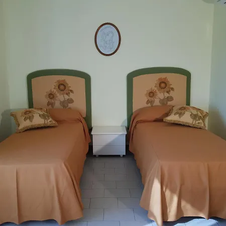 Apartment Bedroom Golfo - Le Lincelle, Lamezia - 2 Extra Large Single Beds *